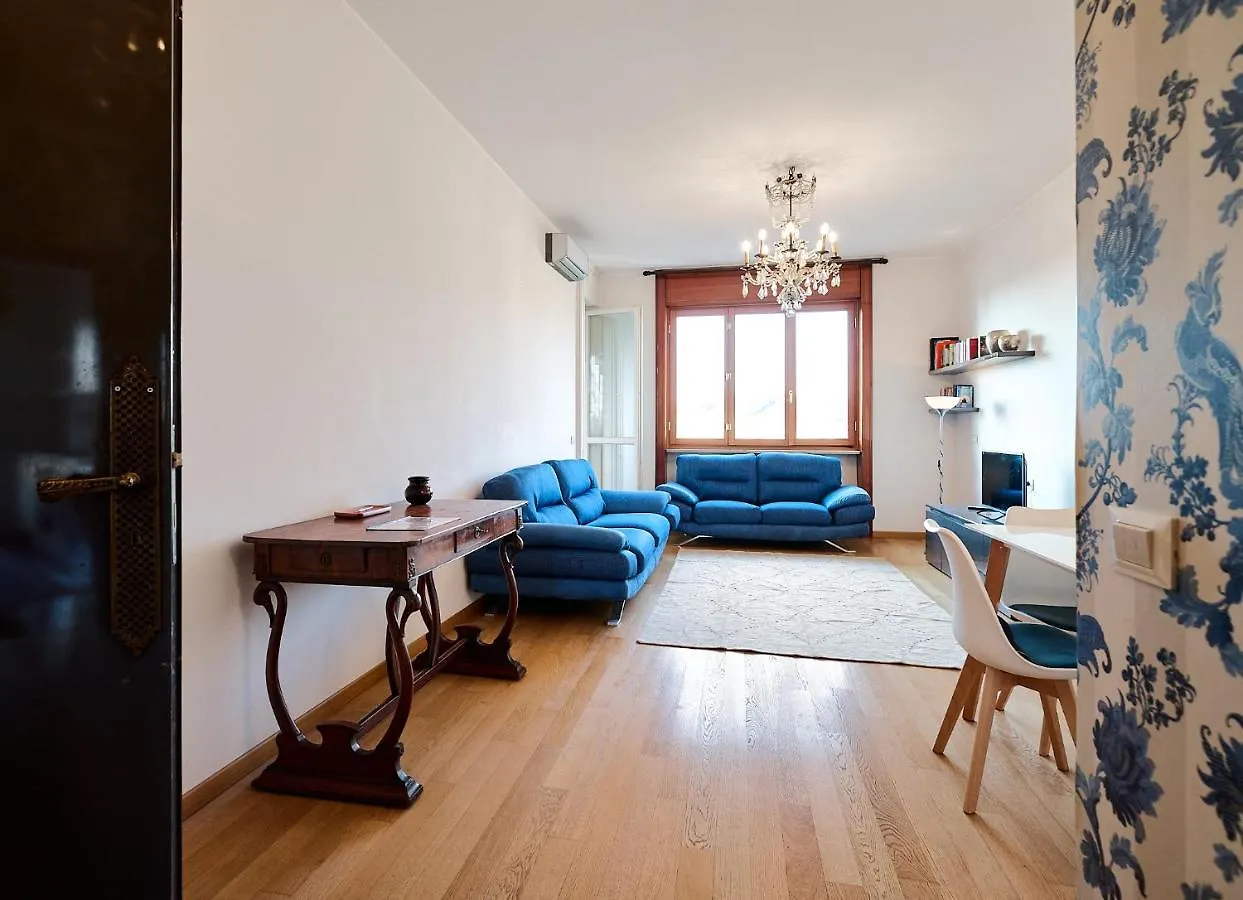 Casa Piccinni Milan 0*,  Italy